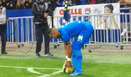 德甲前瞻：勒沃库森阵容齐整，多特上轮联赛惨遭绝平（德甲前瞻：勒沃库森阵容完整，多特上轮遭补时扳平）