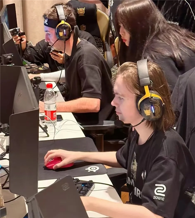 Mini，我来了 – alfajer 在即将到来的比赛中对抗 Paper Rex