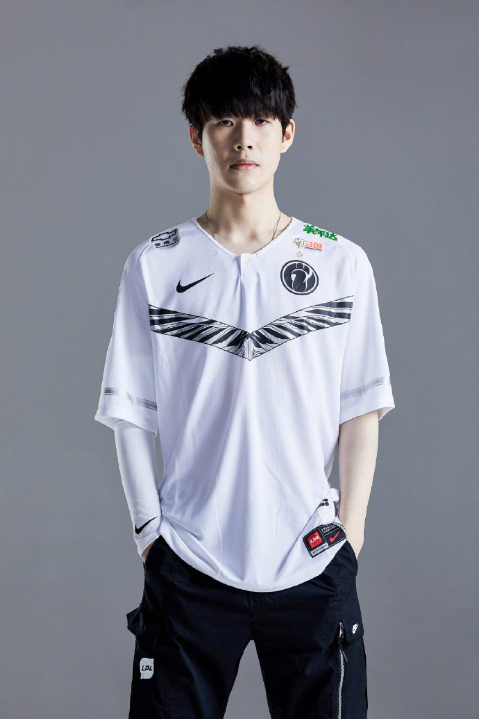 EDG训练赛无敌了？左手与牙膏聊天“漏勺” 厂长回应争议