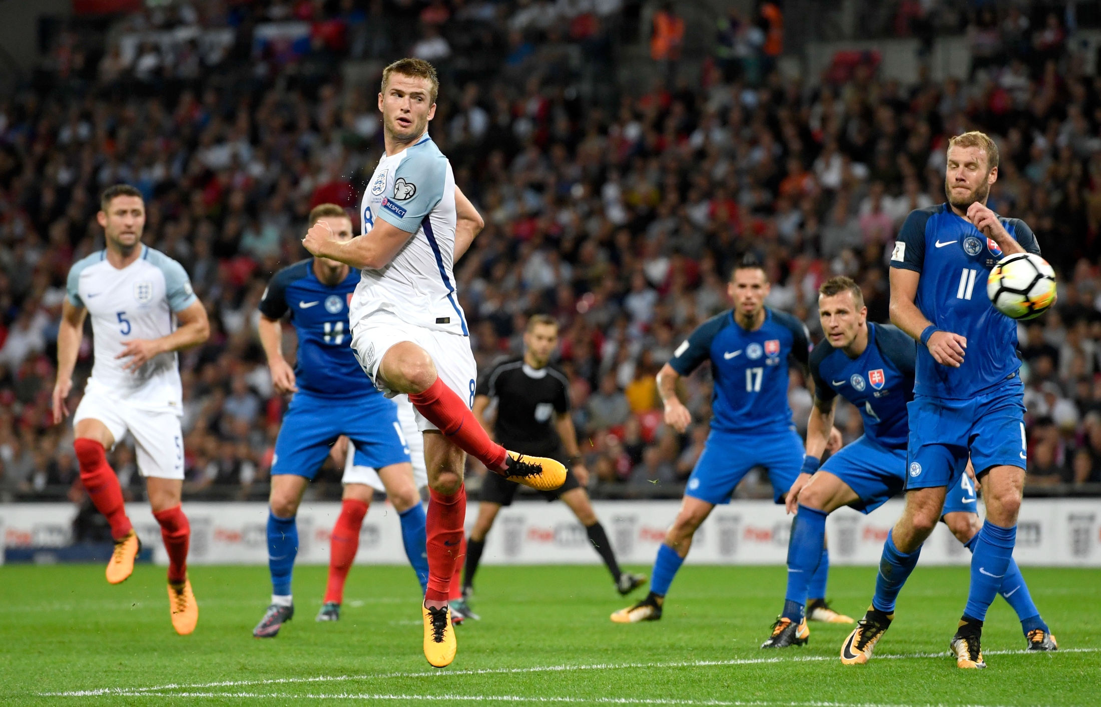 博班：因凡蒂诺现在太痴迷于搞政治，这让人感到羞耻（博班：因凡蒂诺如今过度沉迷政治，令人羞愧）