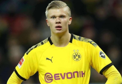 邮报：红军vs毕包前安菲尔德主看台发生误报，球迷被暂时疏散